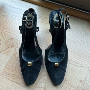 Salon Skilia Athens suede vintage heels